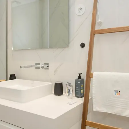 Apartman Liiiving In - The Prestige F
