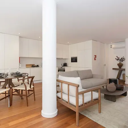 Liiiving In - The Prestige F Apartman