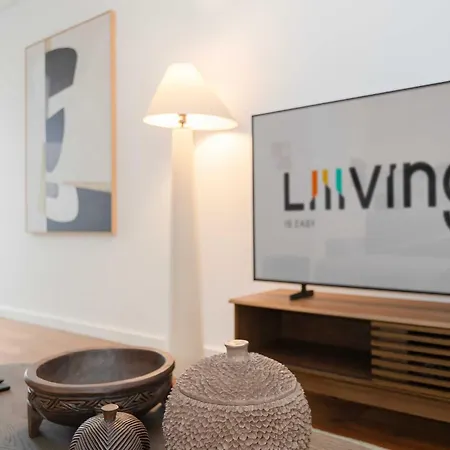 Liiiving In - The Prestige F Apartmán